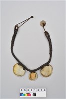 藏品(籐編貝片頸飾)的圖片